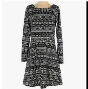 MASSINI LongSleeve Aztec Print Blsck Whitr Dress Size Medium